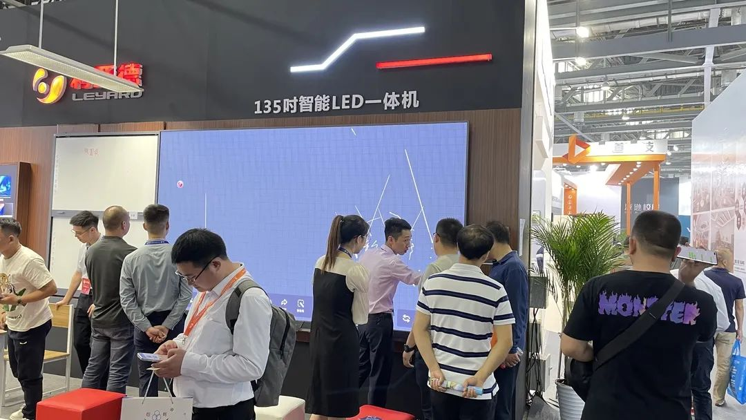 金年金字招牌教育新品及解决方案惊艳亮相81届教装展