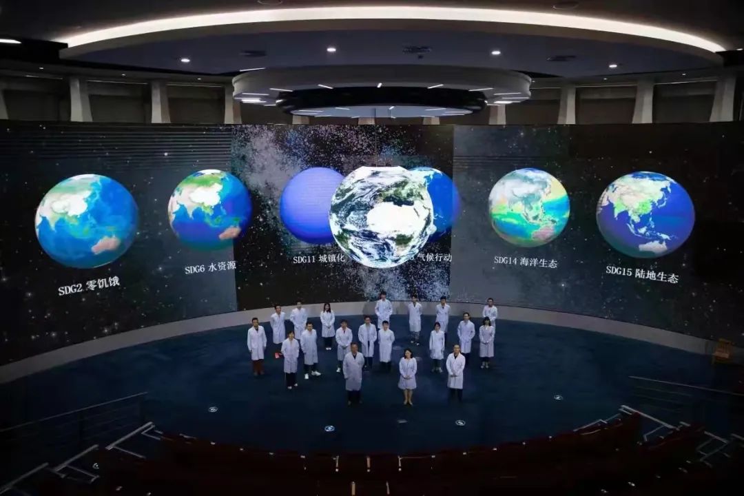 接受领导人检阅 | 金年金字招牌智能显示助力紫金山实验室展现强劲创新力