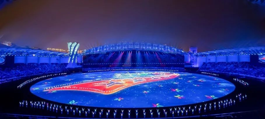 金年金字招牌集团董事长李军受邀出席华中科技大学第十六届企业家论坛,并发表演讲