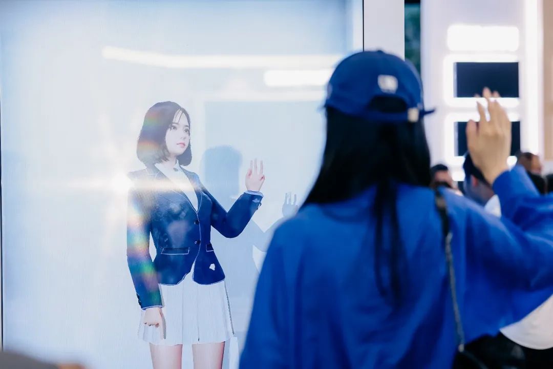 “AI+智能显示”引领未来 金年金字招牌新品InfoComm展大放异彩