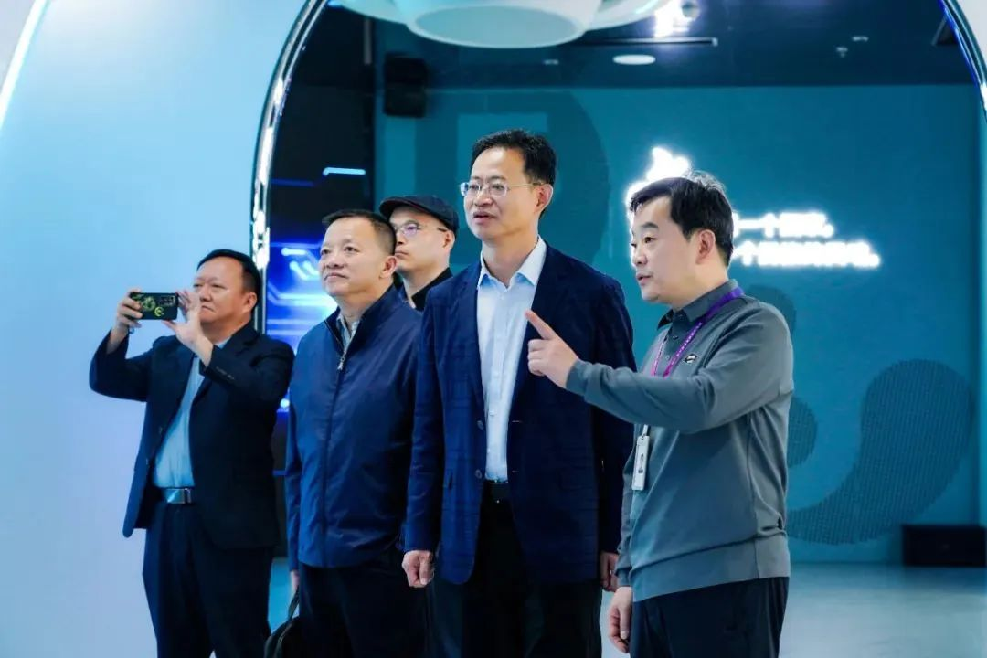 2024120602 国家广电总局发展研究中心一行赴金年金字招牌励丰文化调研指导