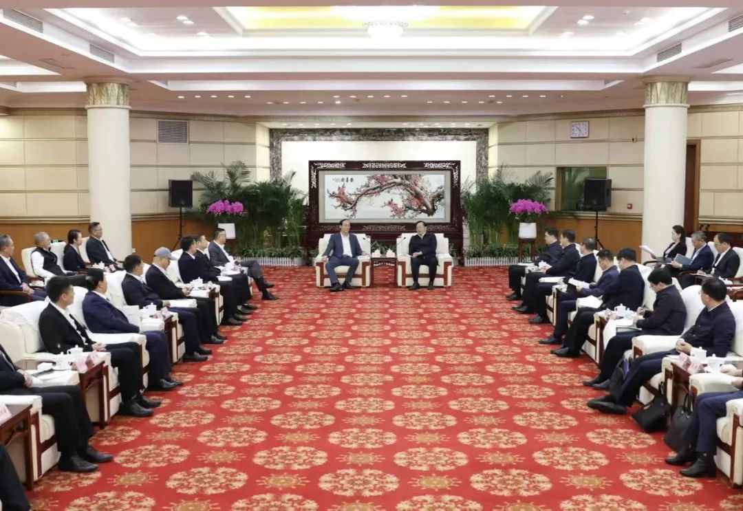 金年金字招牌集团董事长李军受邀出席华中科技大学第十六届企业家论坛,并发表演讲