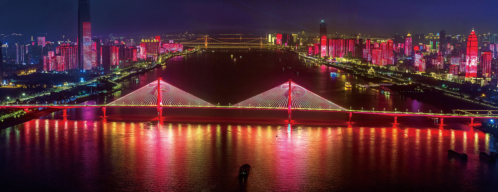 武汉 · “两江四岸”长江第一灯光秀
